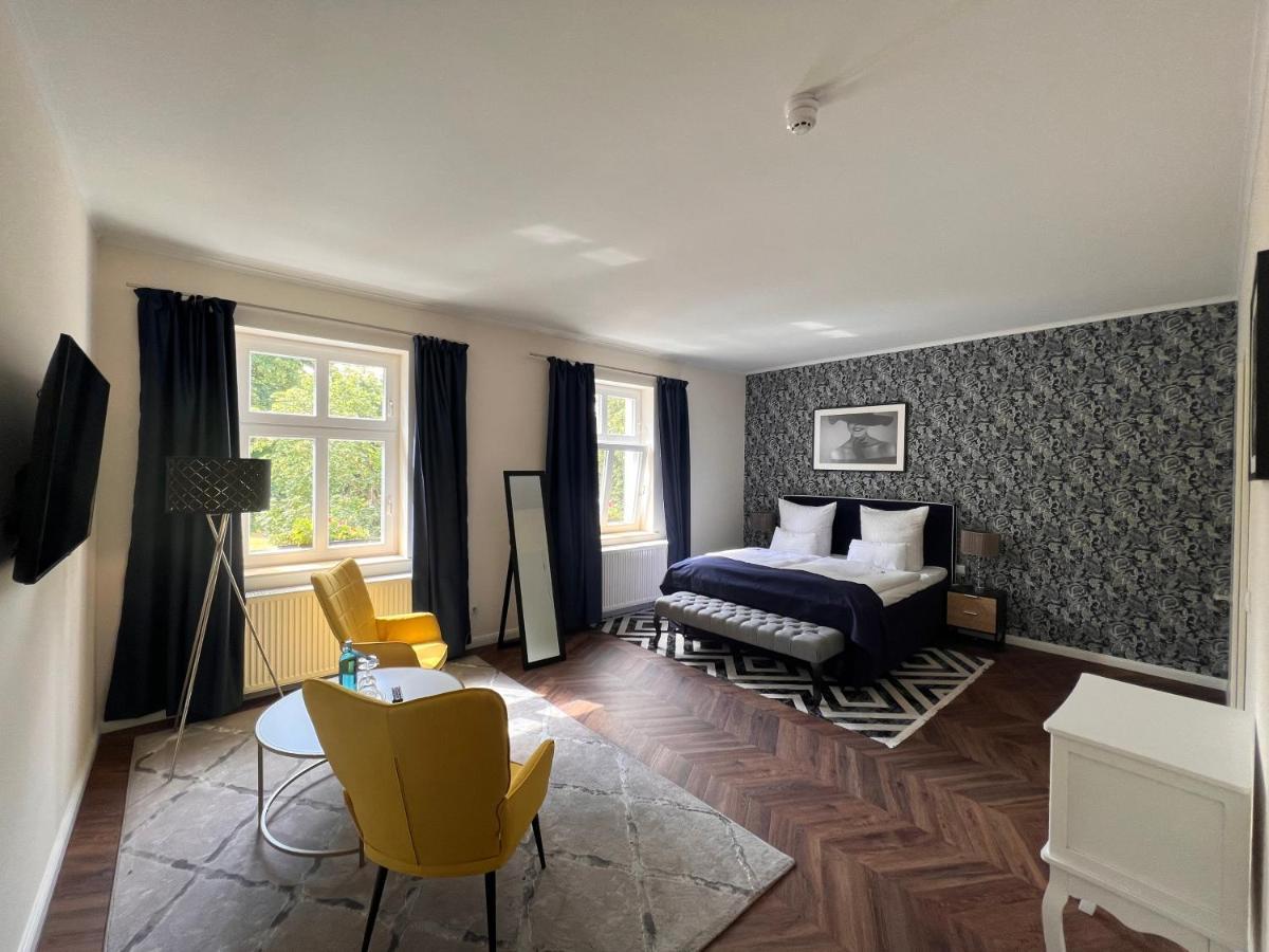 Schlosshotel Rheinsberg Buitenkant foto
